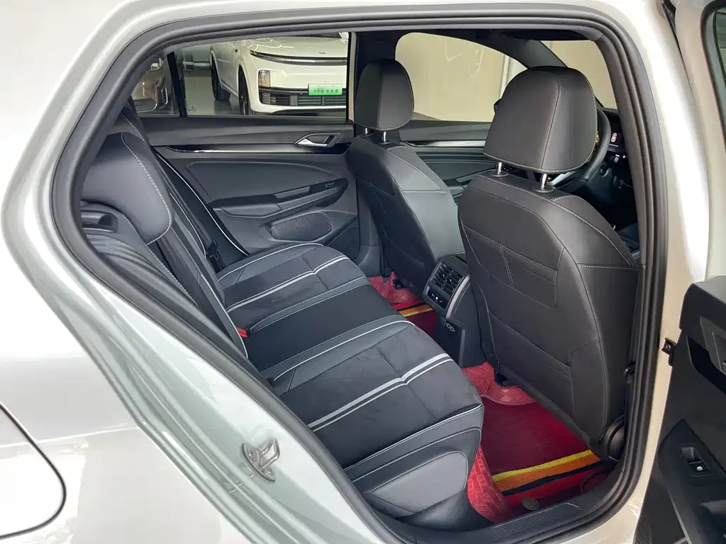 Volkswagen Golf — миниатюра 25