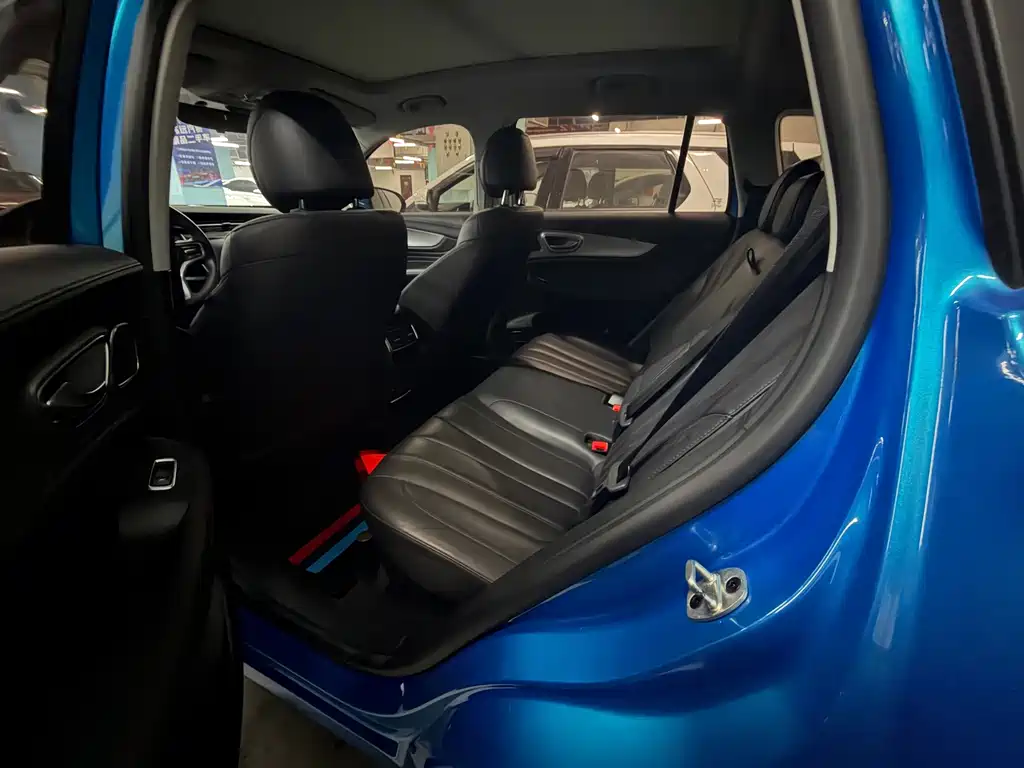 Roewe RX5 MAX — миниатюра 9