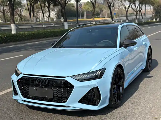 AUDI RS 6