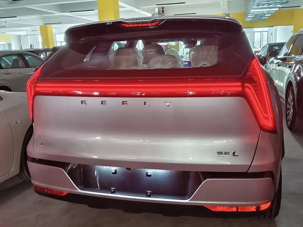 Geely Boyue L — миниатюра 6