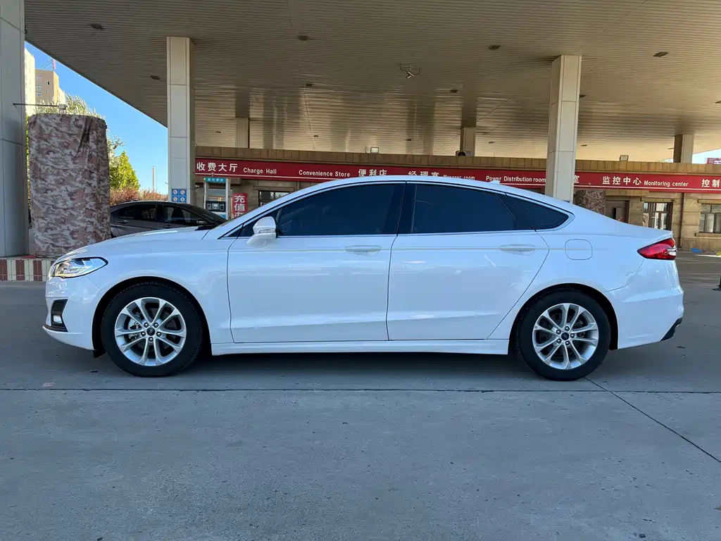 Ford Mondeo — миниатюра 10