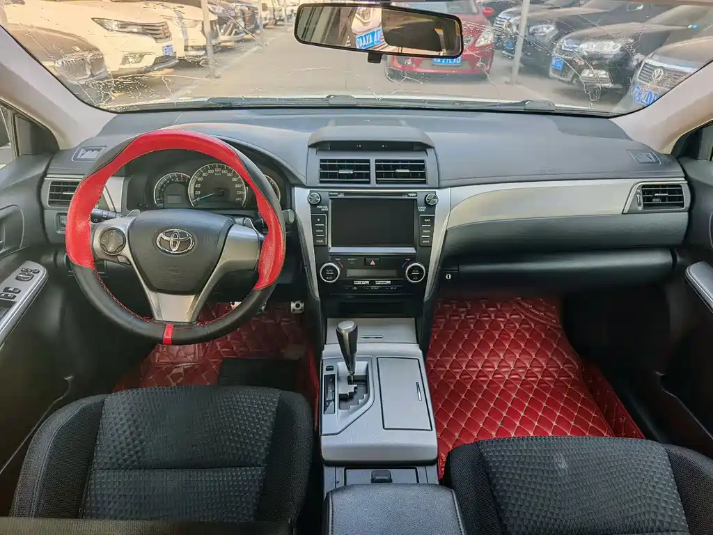 Toyota Camry — миниатюра 6