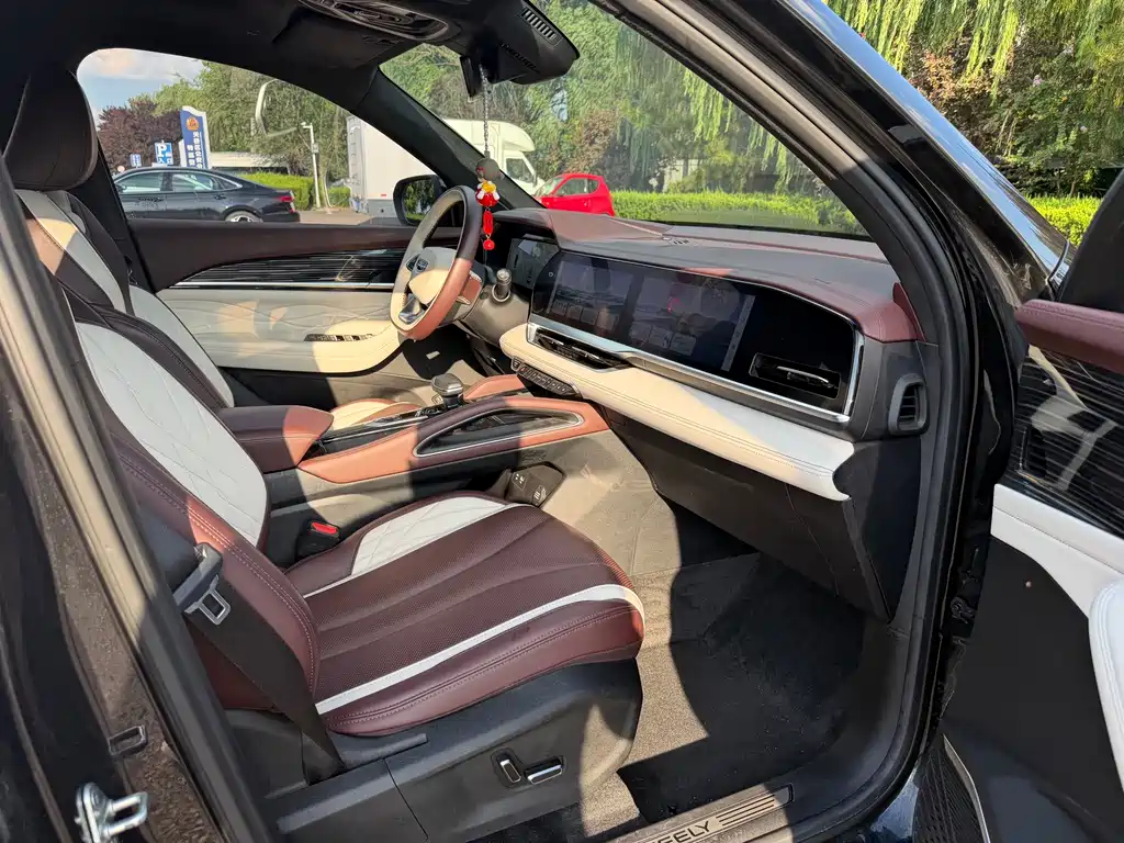 Geely Xingyue L — миниатюра 9