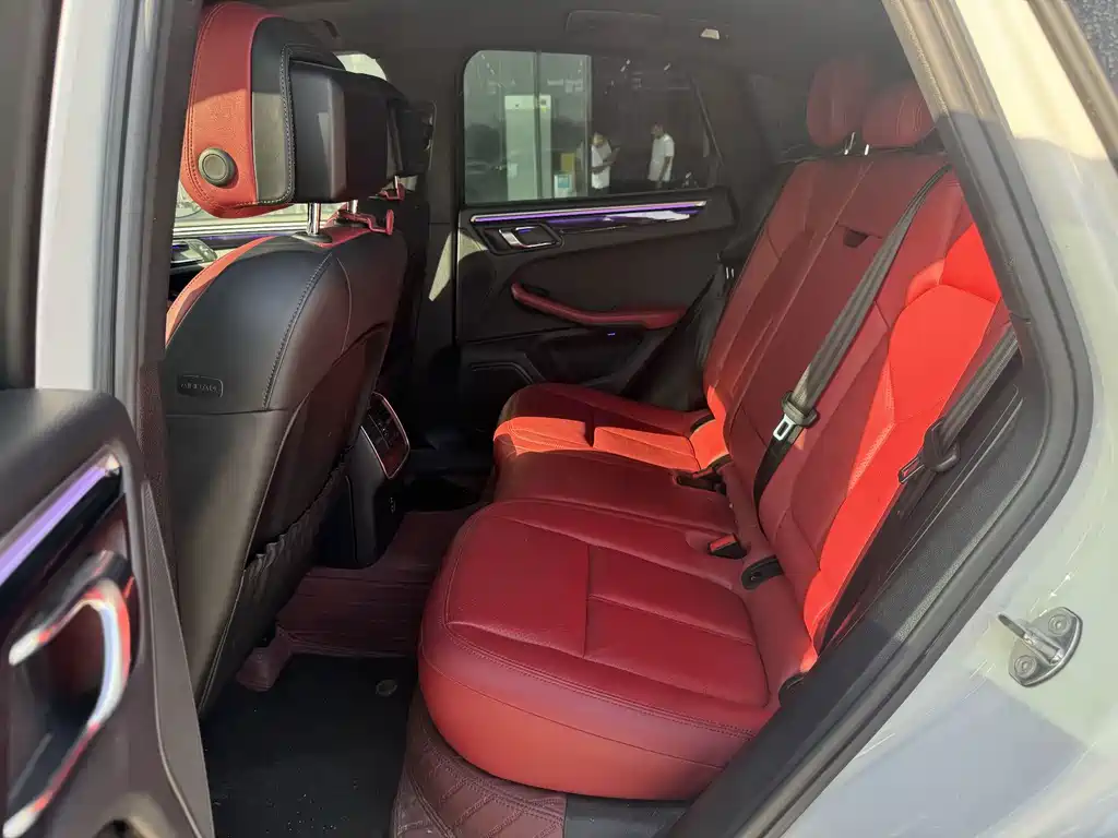 Porsche Macan — миниатюра 4