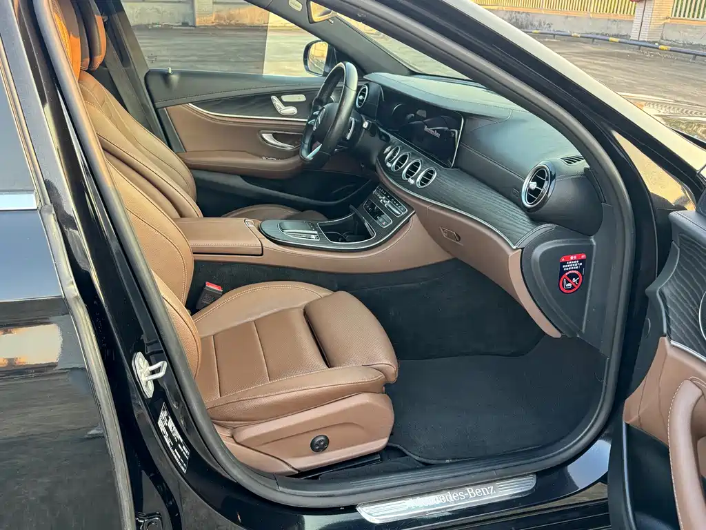 Mercedes-Benz E-Class — миниатюра 12
