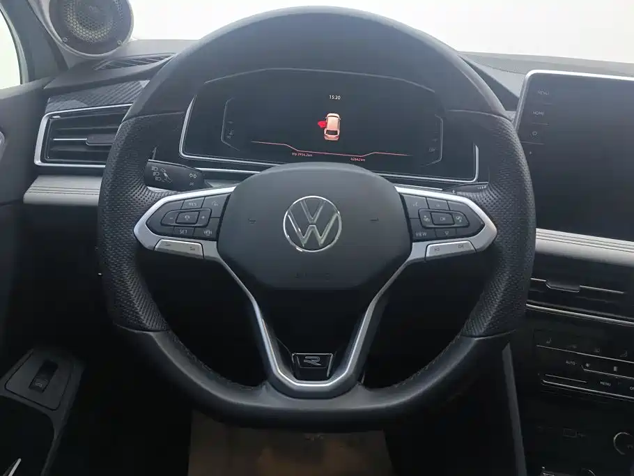 Volkswagen Tiguan L — миниатюра 15