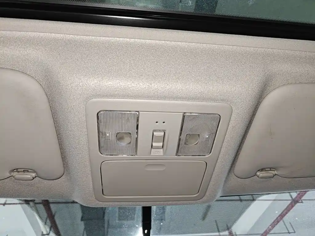Nissan Tiida — миниатюра 18