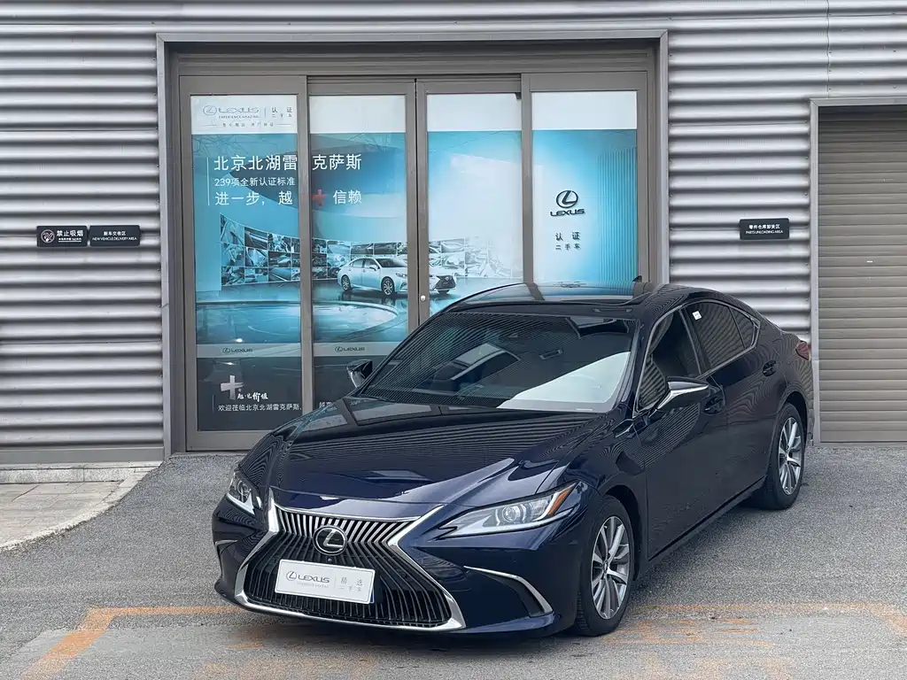 Lexus ES 2019