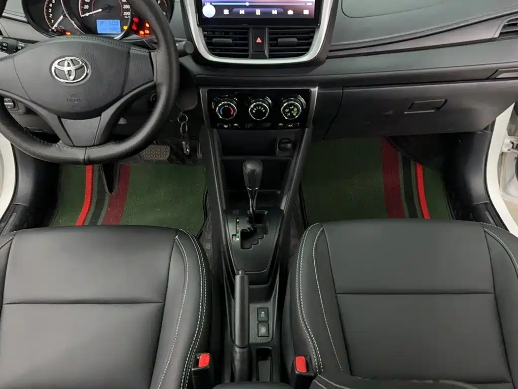 Toyota Yaris L — миниатюра 4