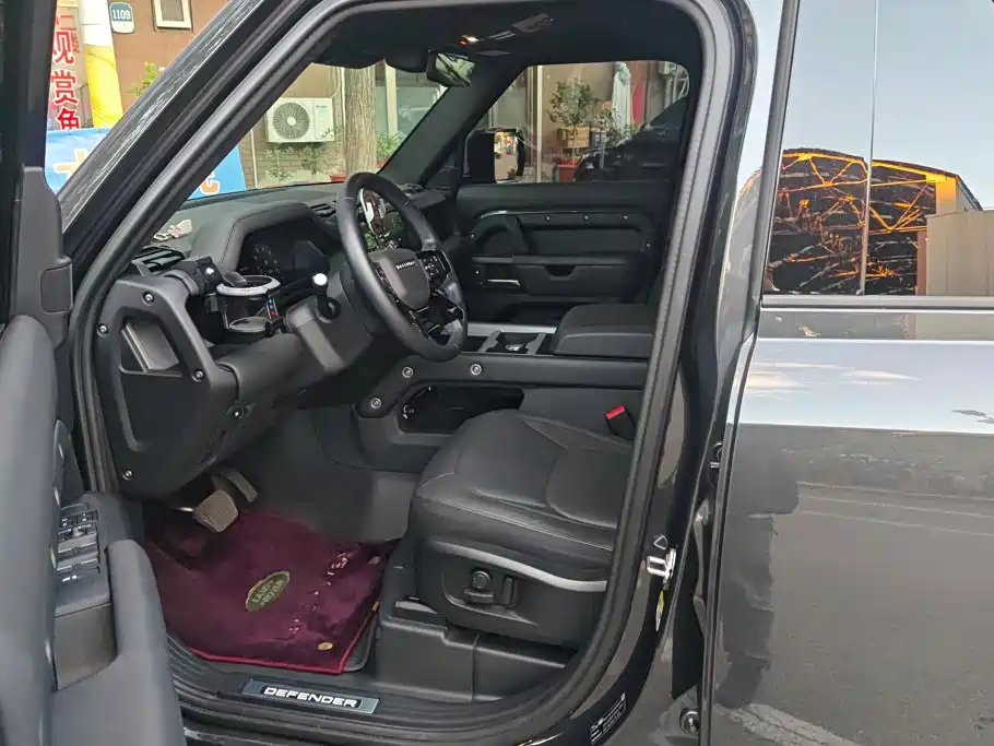 Land Rover Defender — миниатюра 9