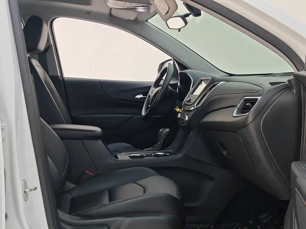 Chevrolet Equinox — миниатюра 10