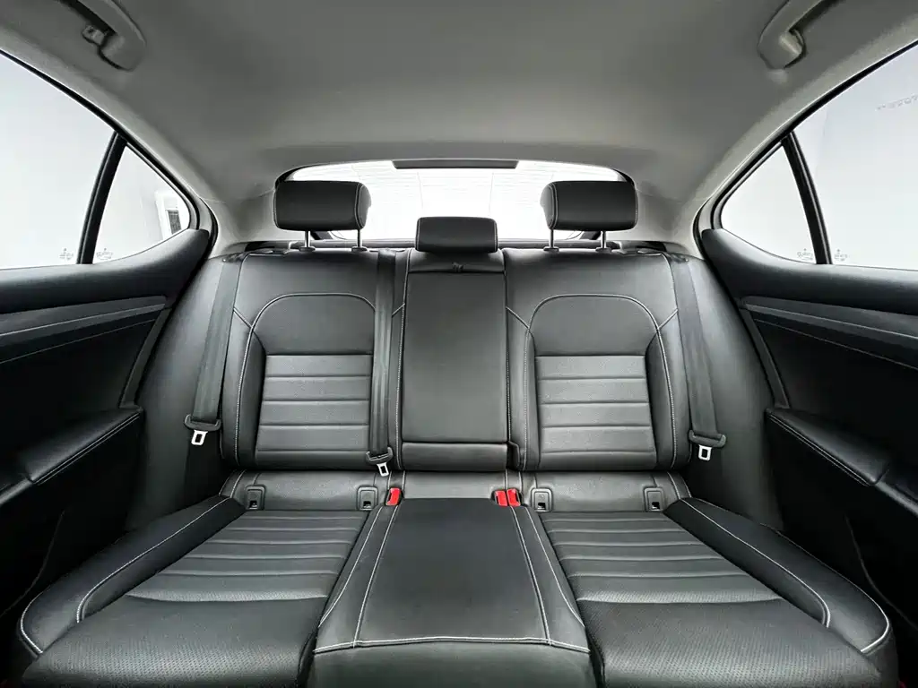 Skoda Superb — миниатюра 17