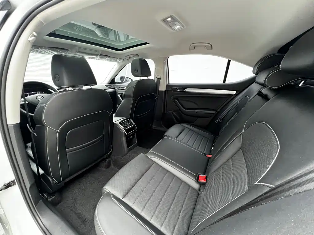 Skoda Superb — миниатюра 15