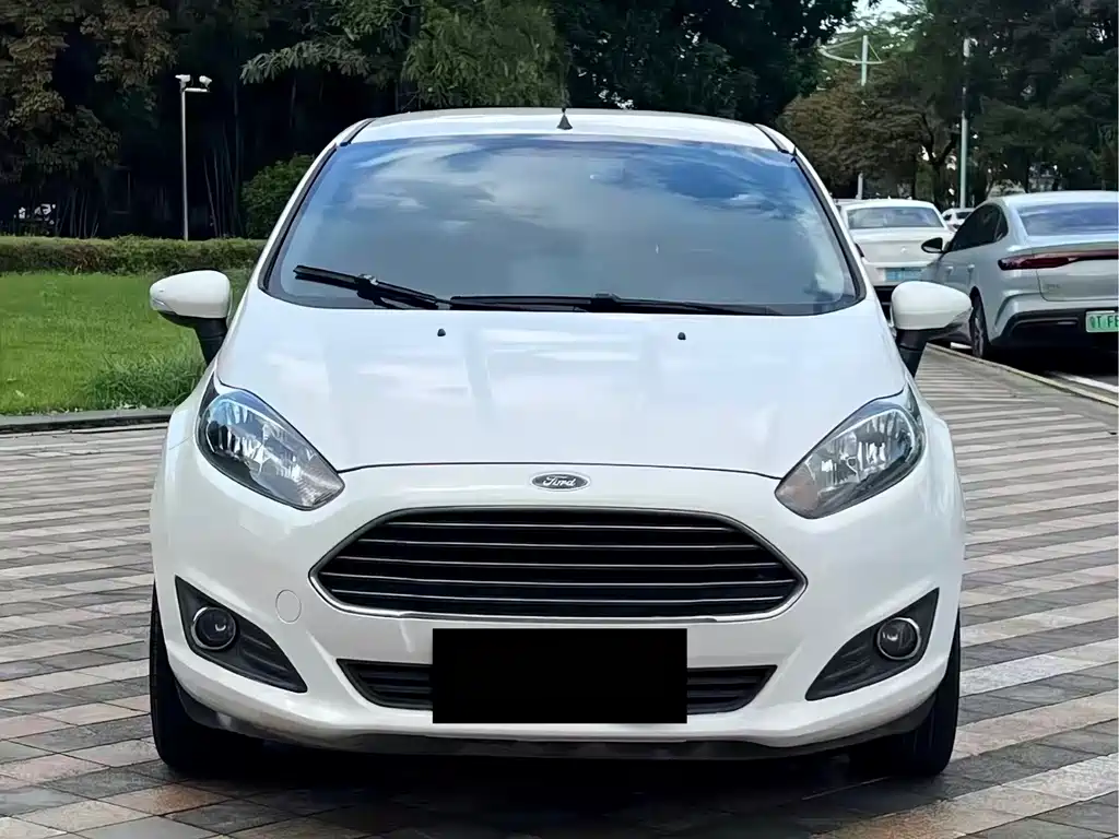 Ford Fiesta 2013 1.5L AT Fashion