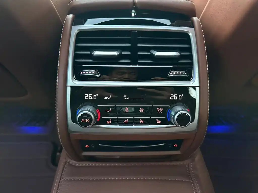 BMW 7 Series — миниатюра 25
