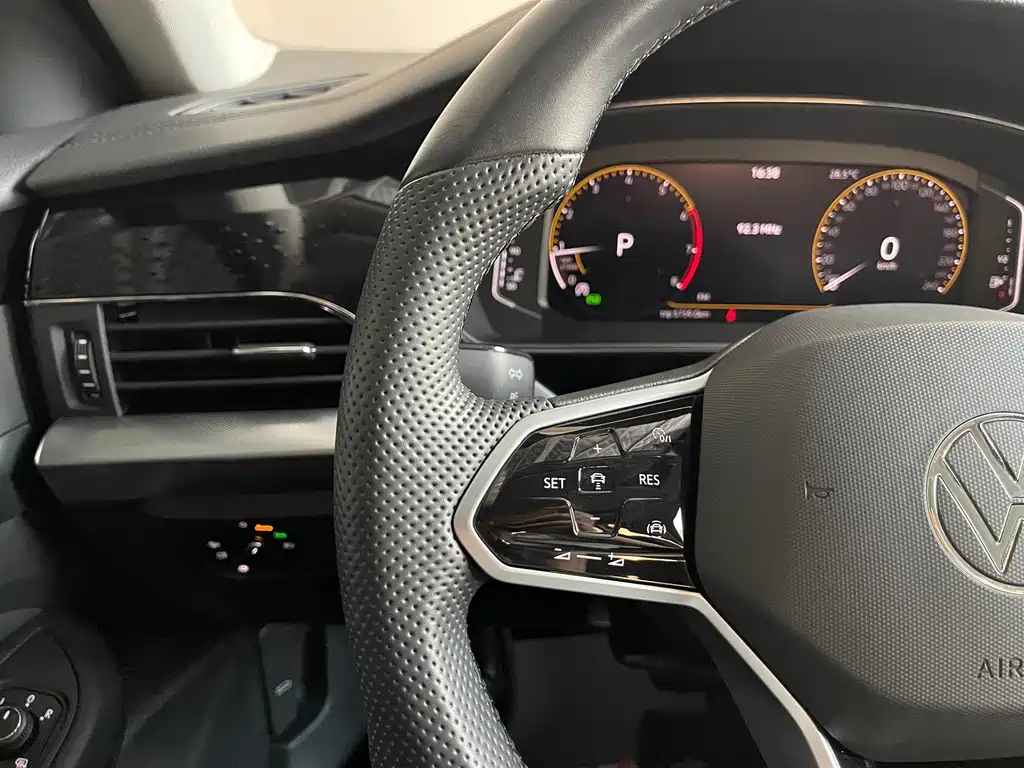 Volkswagen Passat — миниатюра 22