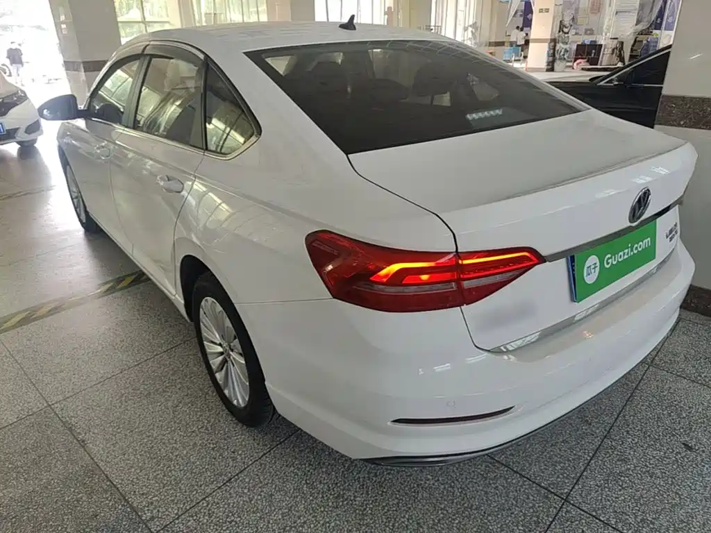 Volkswagen Lavida — миниатюра 5