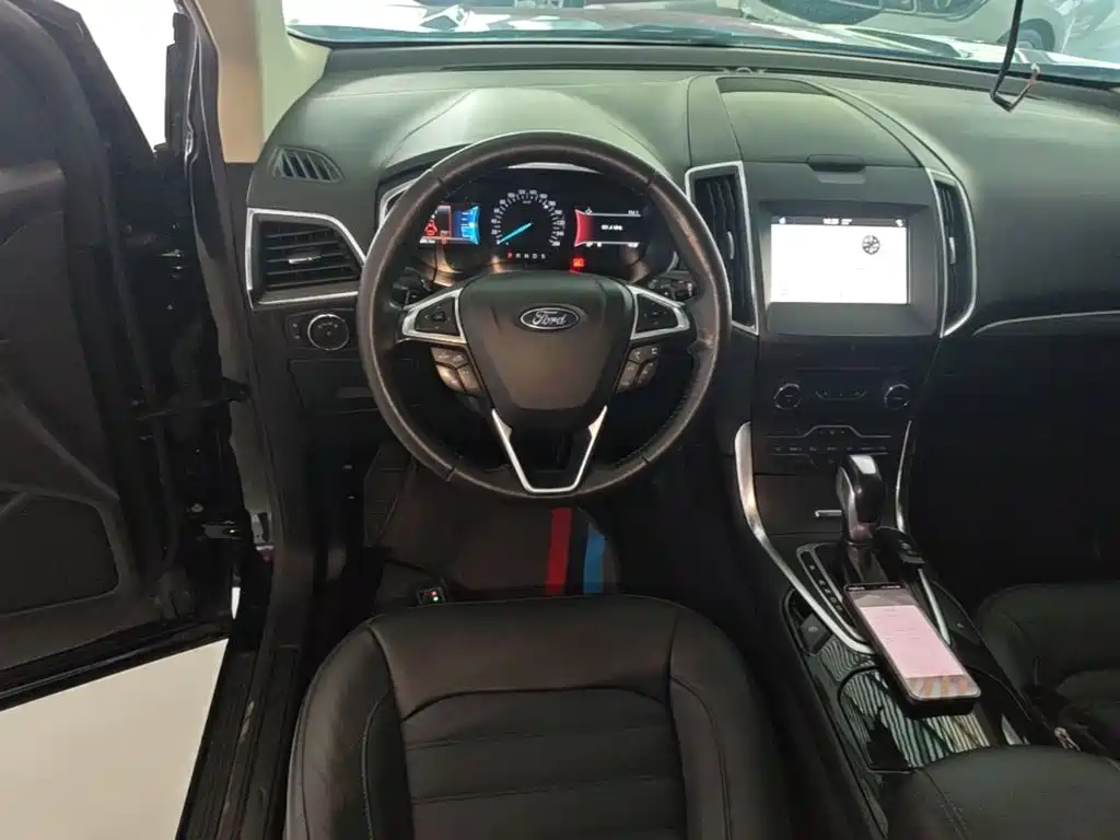 Ford Edge — миниатюра 11