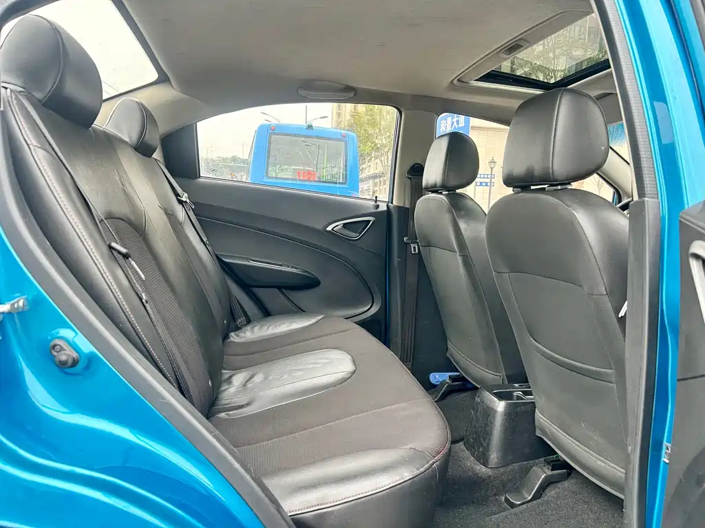 Chevrolet Sail — миниатюра 10