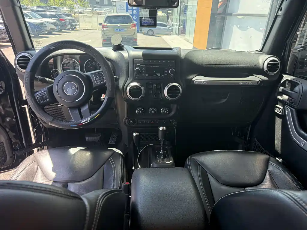 Jeep Wrangler — миниатюра 9