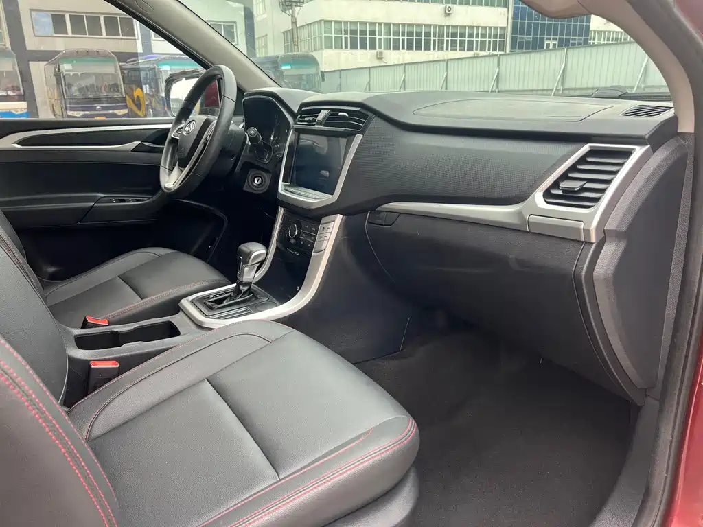 SAIC MAXUS CHASE T60