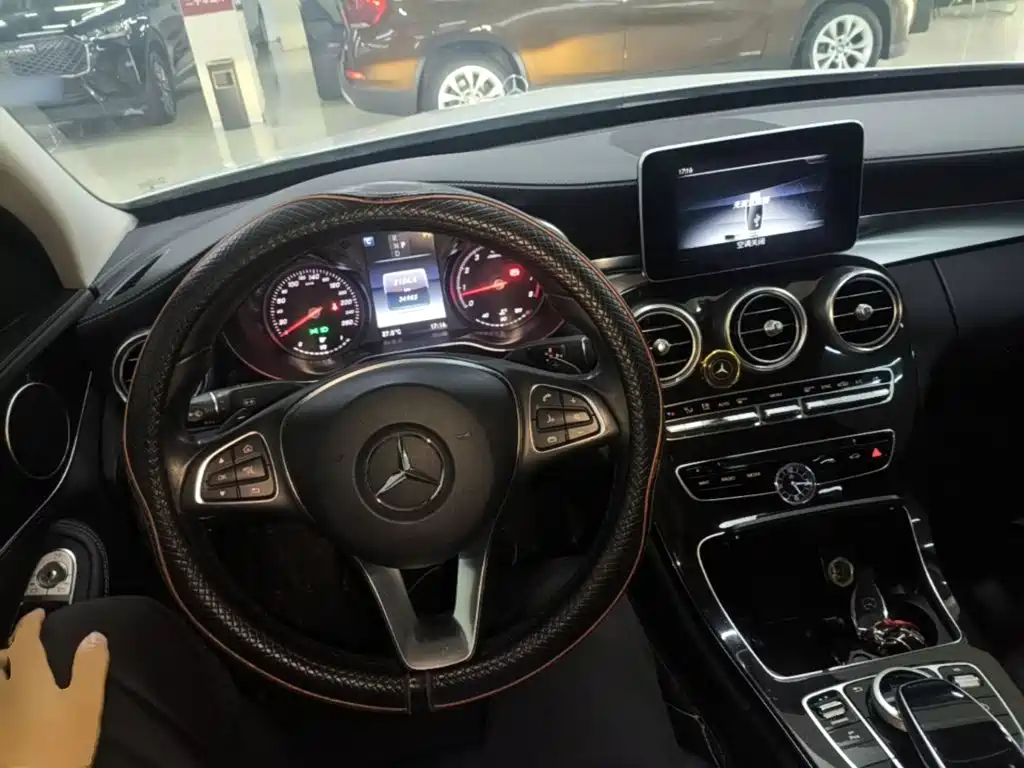 Mercedes-Benz C-Class — миниатюра 10