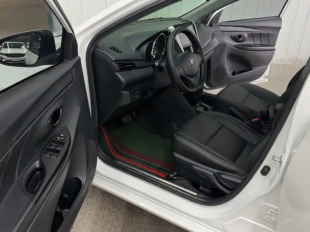 Toyota Yaris L — миниатюра 19