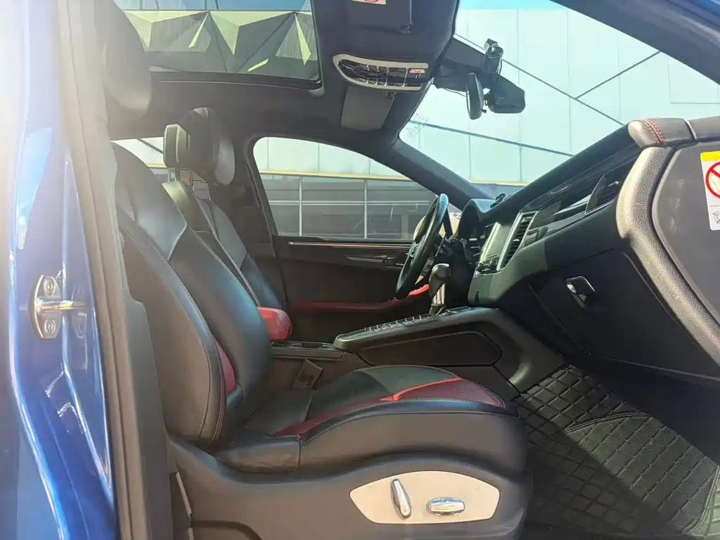 Porsche Macan — миниатюра 6