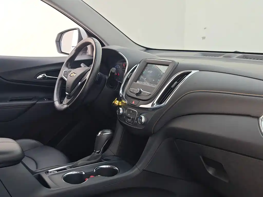 Chevrolet Equinox — миниатюра 11
