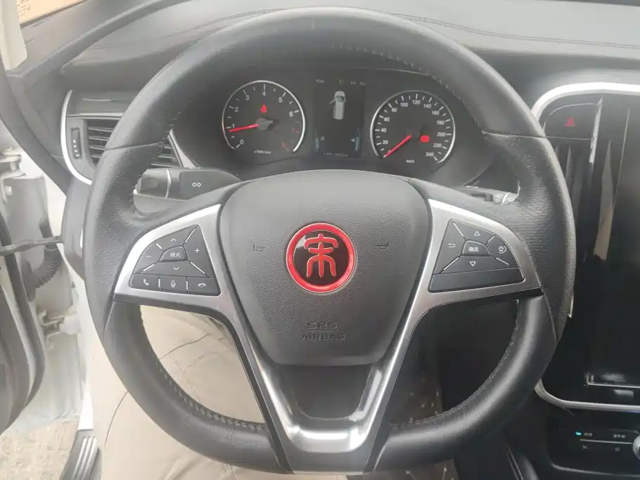 BYD MAX — миниатюра 15