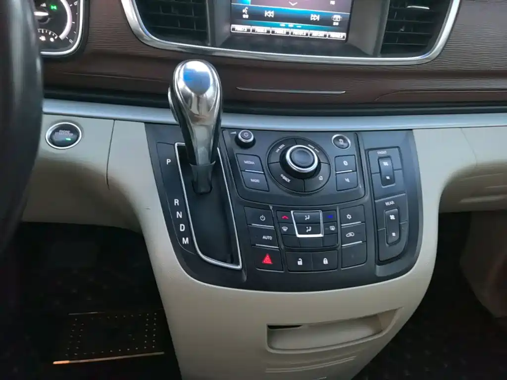 Buick GL8 — миниатюра 14