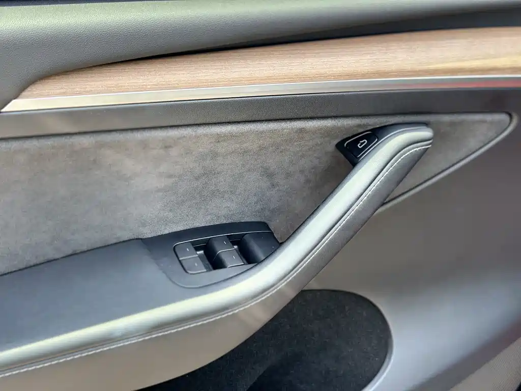 Tesla Model Y — фотографии объявления, Фото 4
