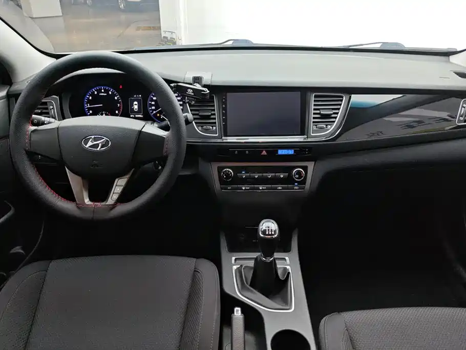 Hyundai Mistra — миниатюра 12