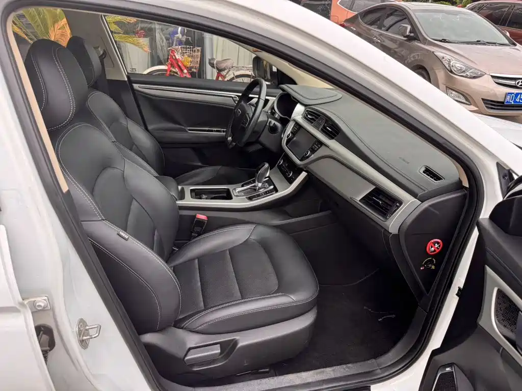Geely Emgrand GL — миниатюра 9
