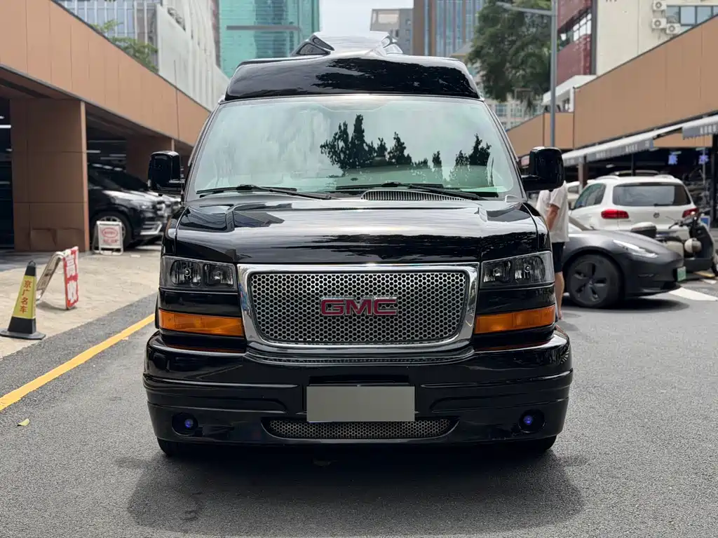GMC Savana — миниатюра 2
