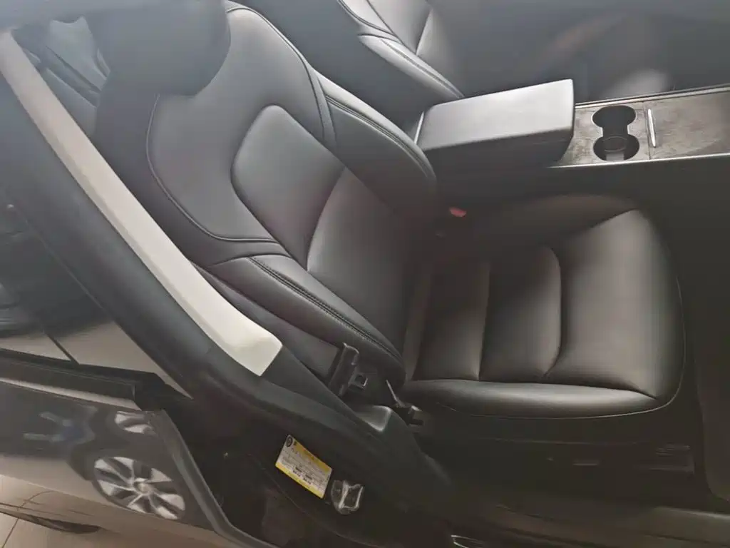 Tesla Model 3 — миниатюра 25