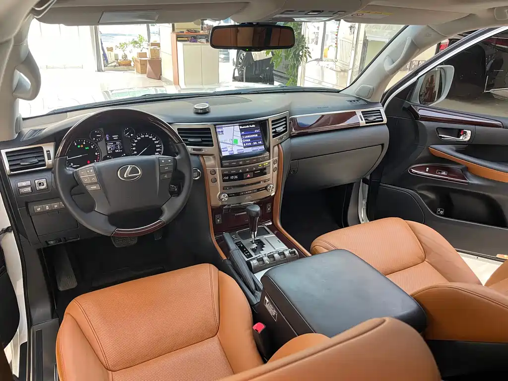 Lexus LX — миниатюра 25