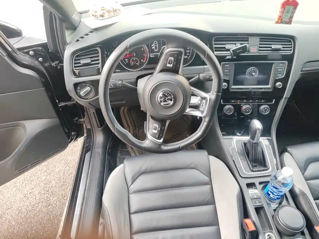 Volkswagen Golf — миниатюра 6