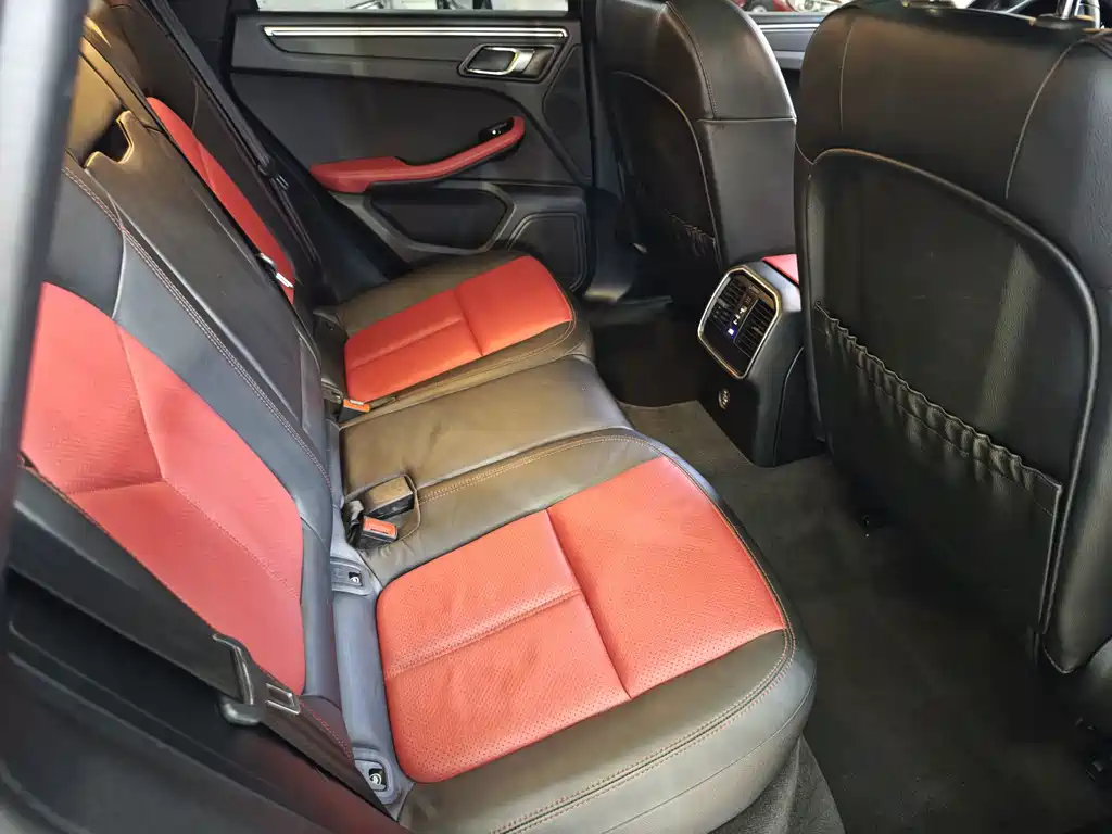 Porsche Macan — миниатюра 4