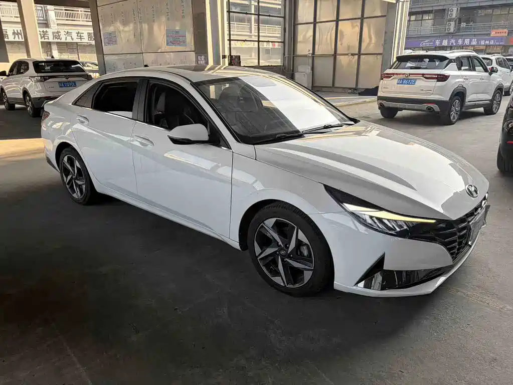 Hyundai Elantra — миниатюра 3