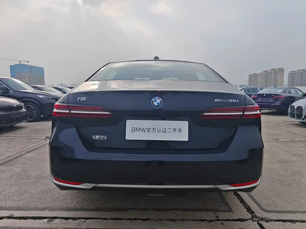 BMW i5 2024 eDrive 35L Premium Luxury