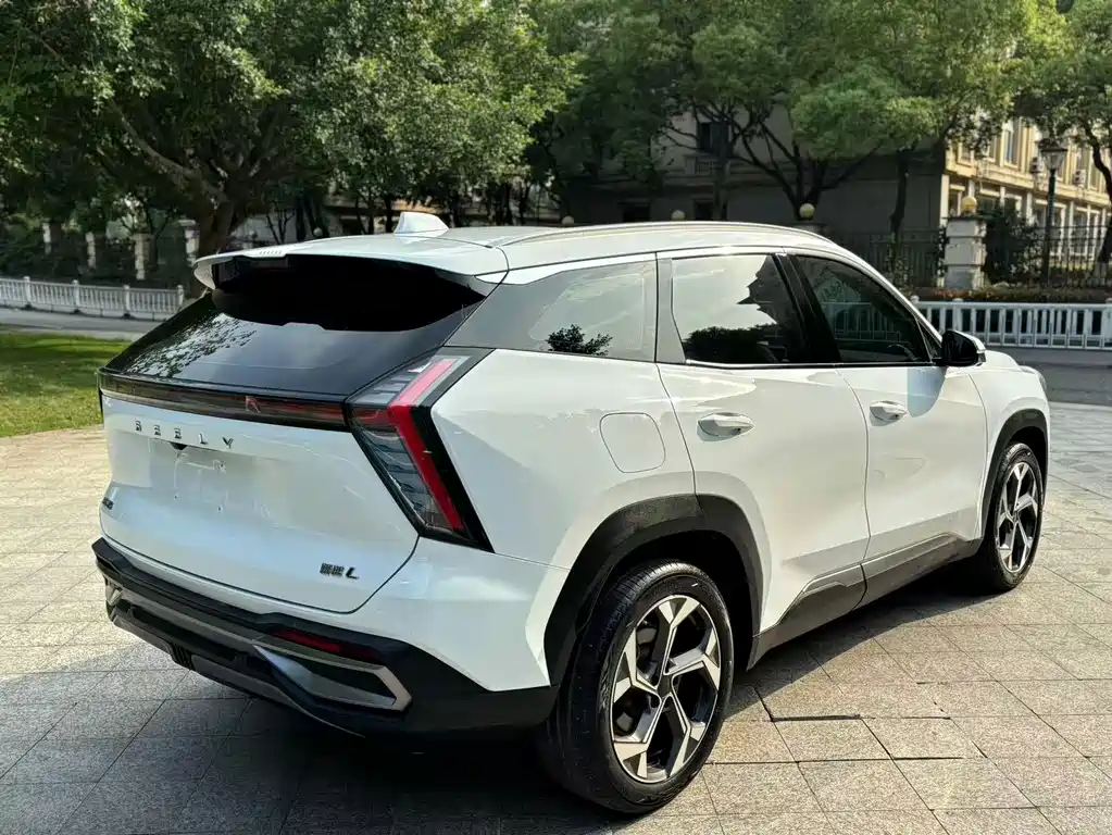 Geely Boyue L — миниатюра 15