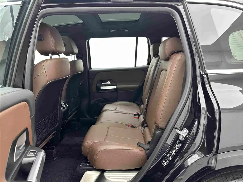 Mercedes-Benz GLB — миниатюра 18