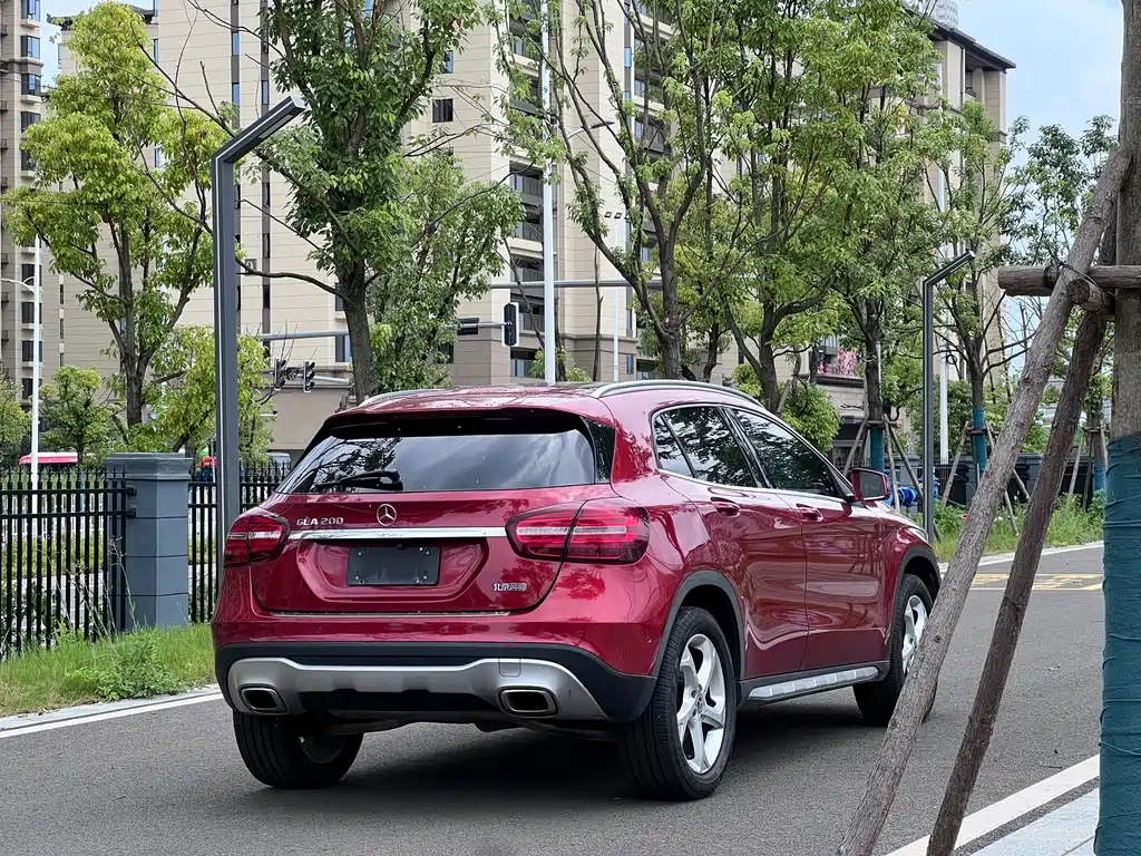 Mercedes-Benz GLA — миниатюра 6