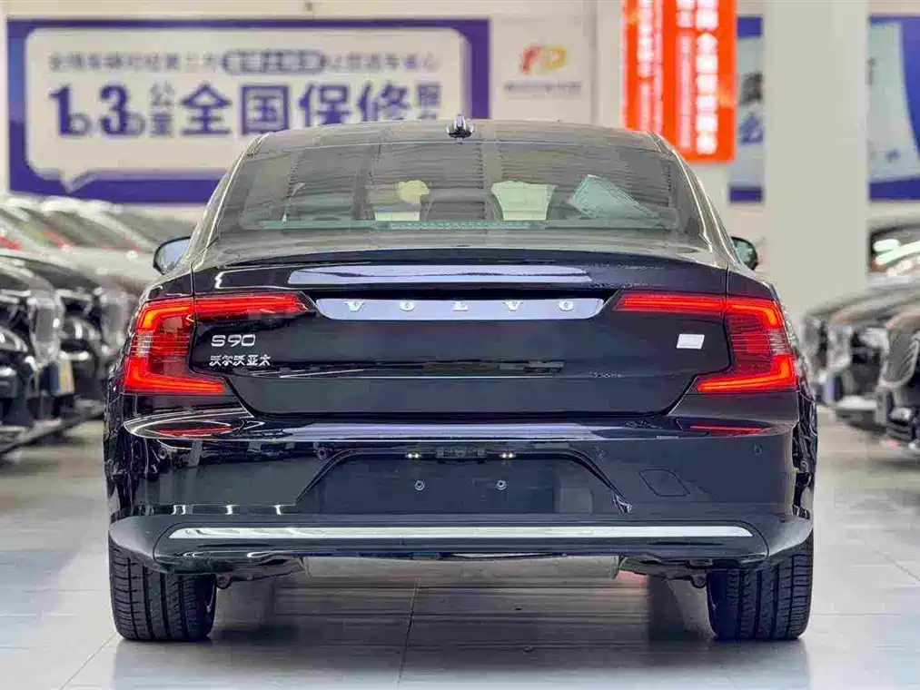Volvo S90 2022 T8 E Luxury