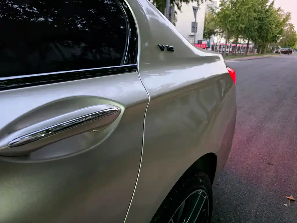 BMW 7 Series — миниатюра 12
