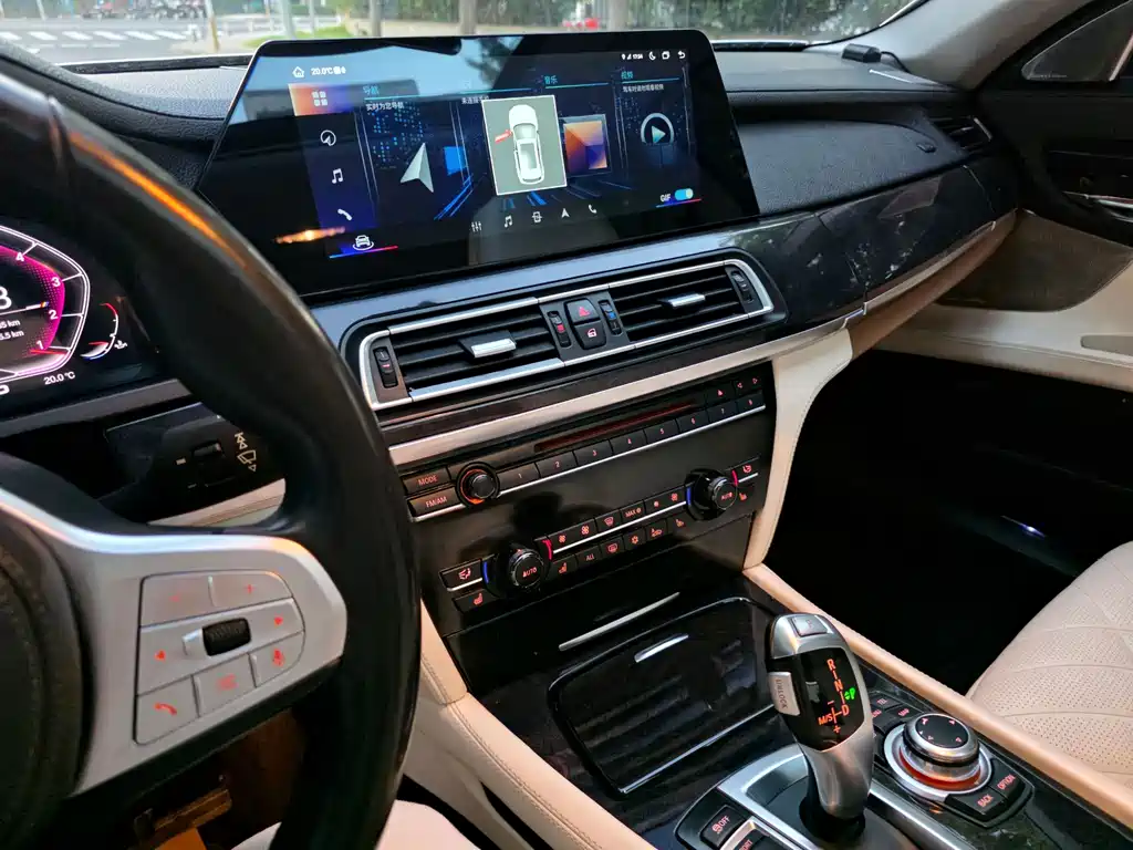 BMW 7 Series — миниатюра 17