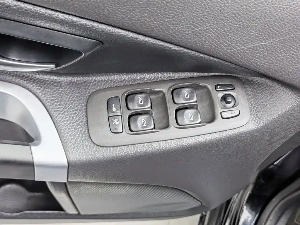Volvo XC90 — миниатюра 9