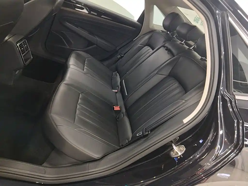 Volkswagen Passat — миниатюра 17
