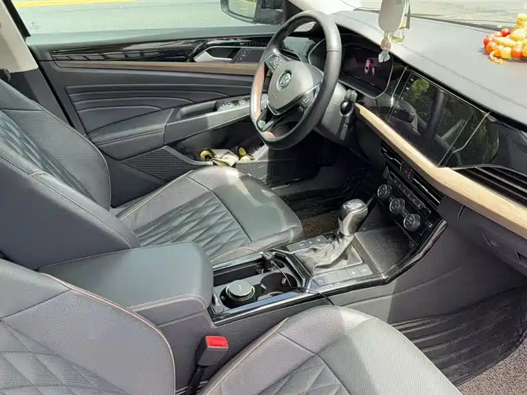 Volkswagen Passat 2019 330TSI Elite VI